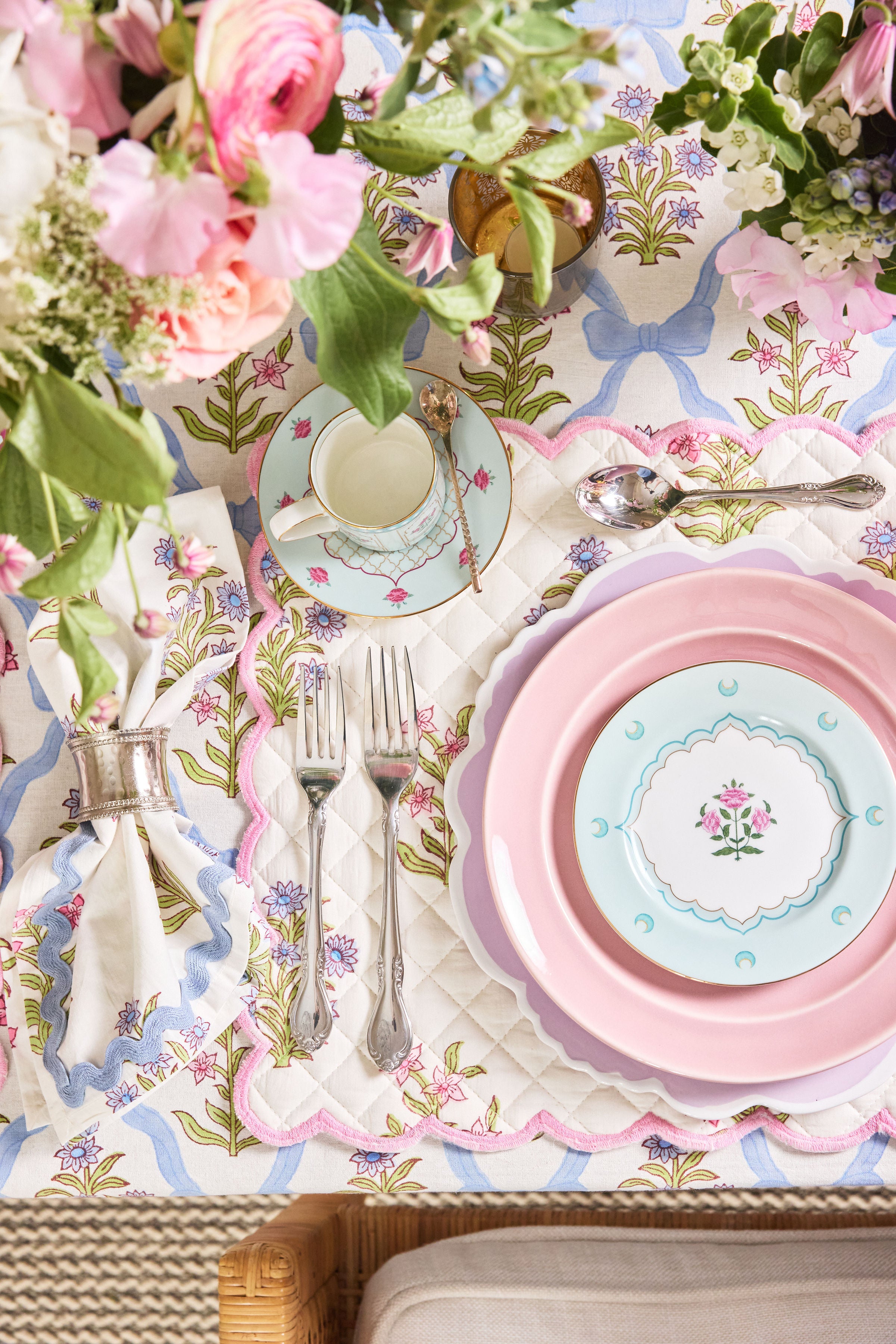Gardenia Blush Scalloped Quilted Placemat (Set of 4)