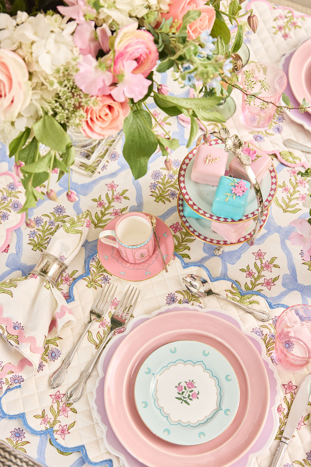 Gardenia Blue Scalloped Quilted Placemat (Set of 4)