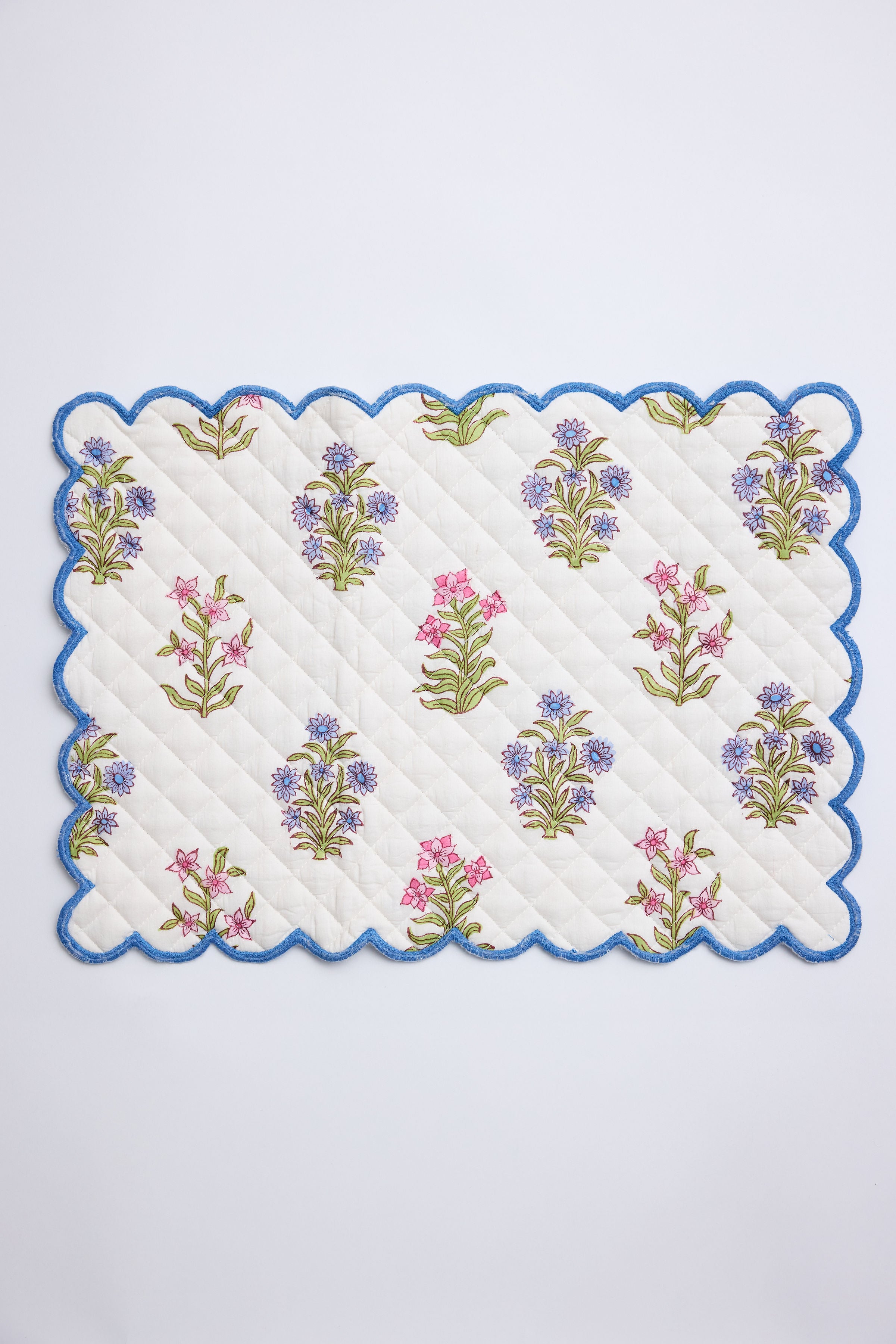 Gardenia Blue Scalloped Quilted Placemat (Set of 4)
