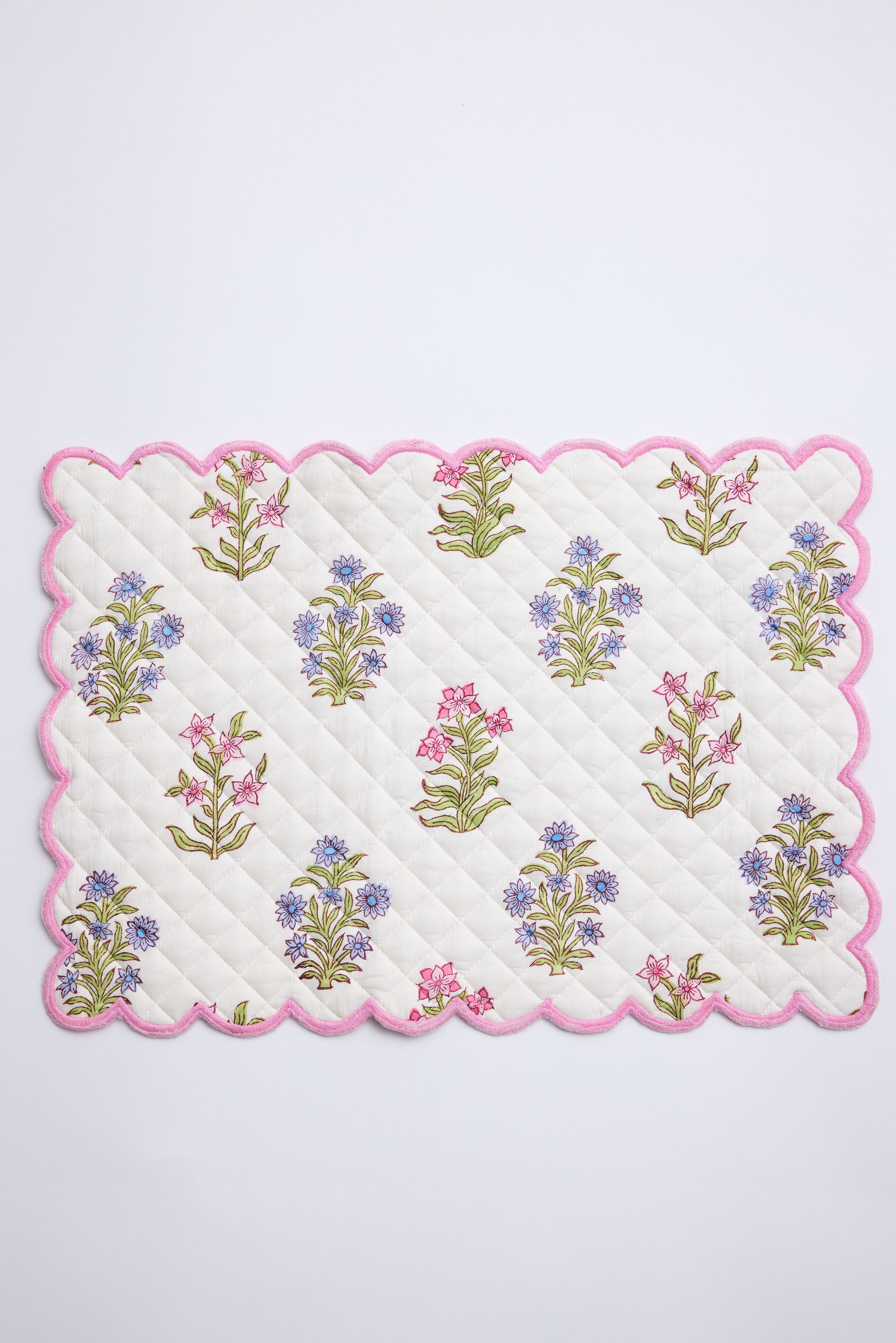 Gardenia Blush Scalloped Quilted Placemat (Set of 4)