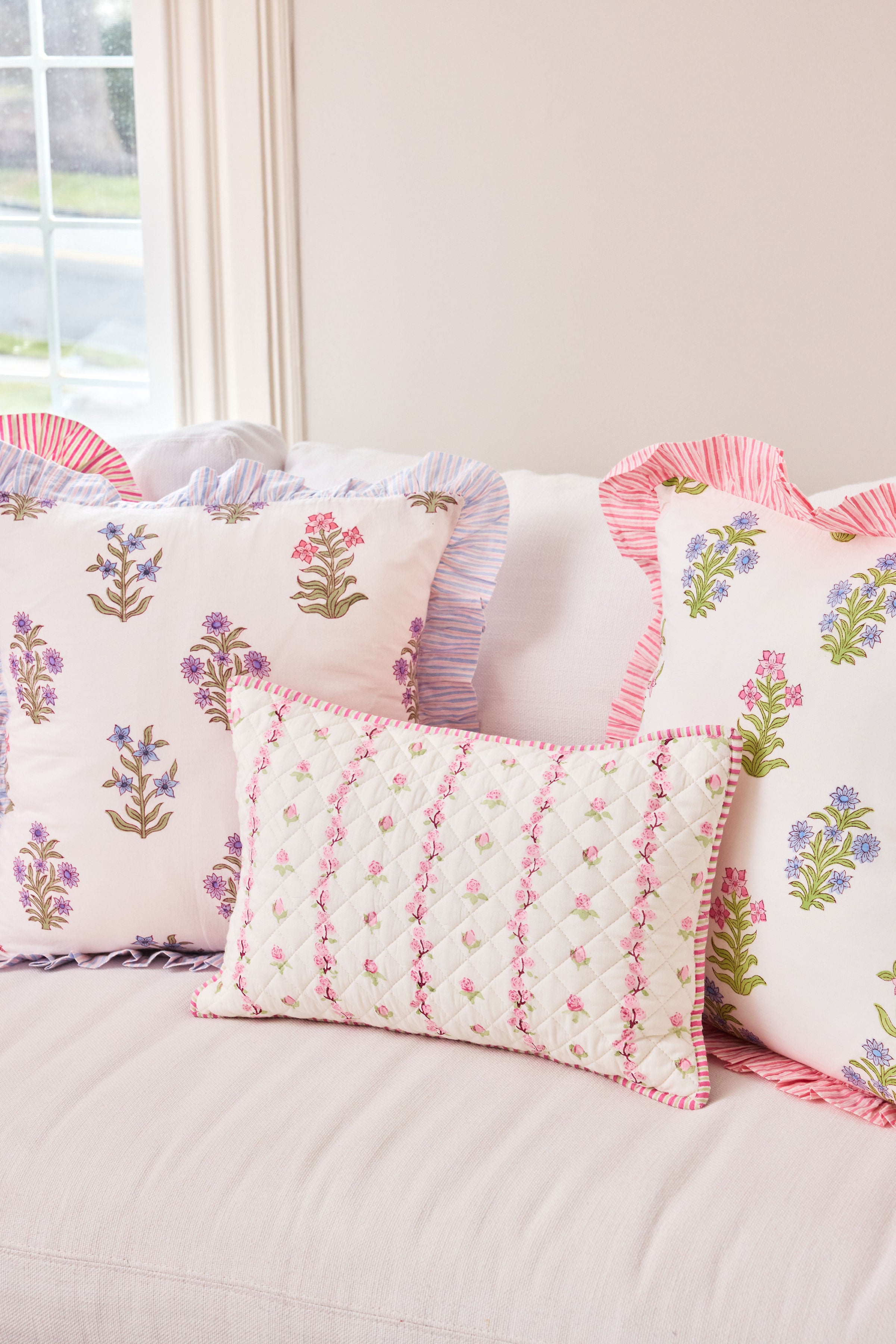 Rose Cottage Pipped Throw Pillow
